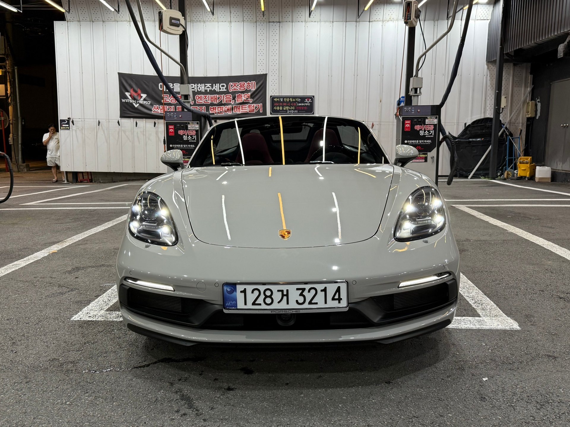 PORSCHE 718 BOXSTER - View 1