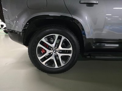 LAND ROVER DEFENDER - 7