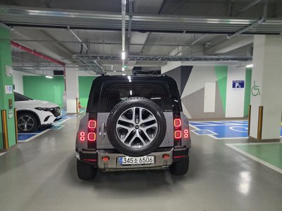 LAND ROVER DEFENDER - 4