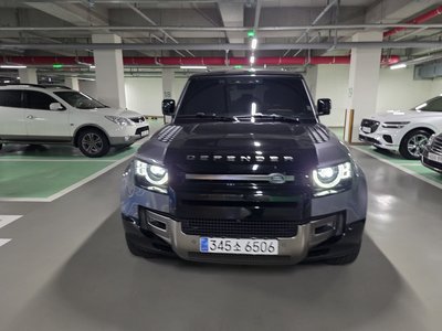 LAND ROVER DEFENDER - 2