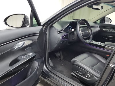 صورة 10 لـ 2022 Genesis GV70