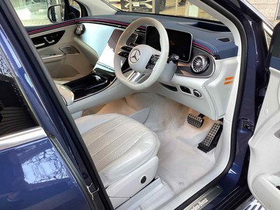 MERCEDES-BENZ EQE - 9