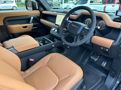 LAND ROVER DEFENDER - 6