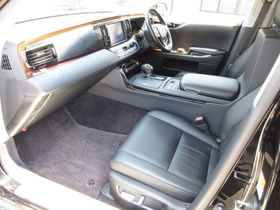 TOYOTA CENTURY - 8