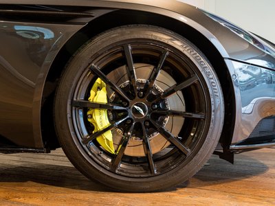 ASTON MARTIN DB11 - 10