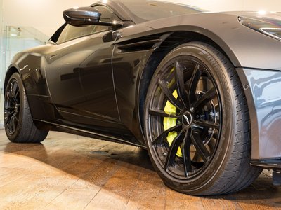 ASTON MARTIN DB11 - 9