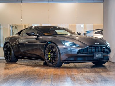 ASTON MARTIN DB11 - 5