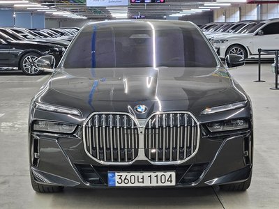 BMW 7 SERIES - 2