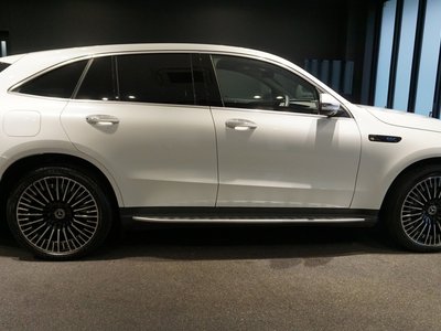 MERCEDES-BENZ EQC - 10