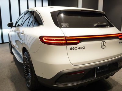 MERCEDES-BENZ EQC - 7