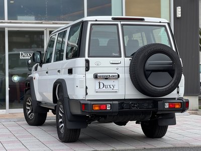 TOYOTA LAND CRUISER 70 - 7