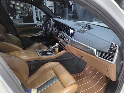 2021 BMW X5 M photo 5