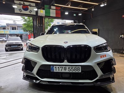 2021 BMW X5 M photo 2
