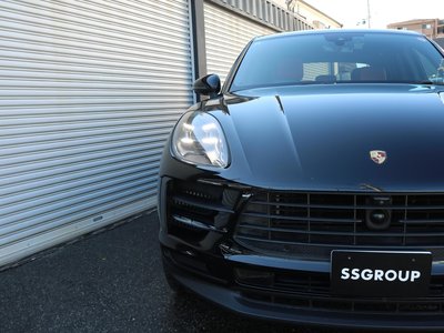 PORSCHE MACAN - 4