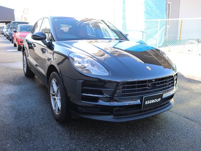 PORSCHE MACAN - 8