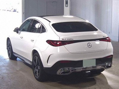 2025 Mercedes-BENZ GLC — фото 2