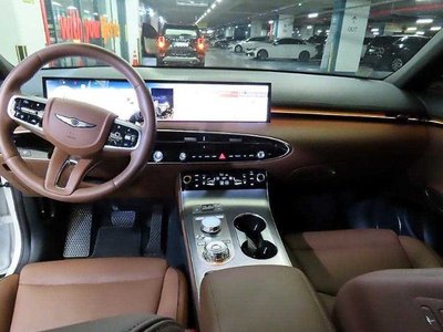 صورة 10 لـ 2024 Genesis GV70
