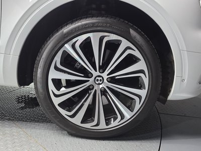 2023 Bentley BENTAYGA photo 8