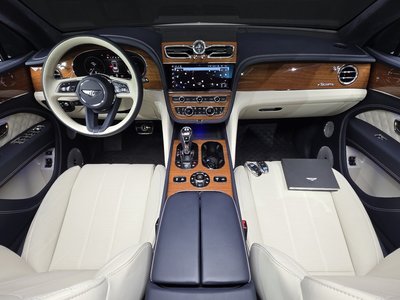 2023 Bentley BENTAYGA photo 5