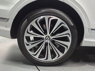 2023 Bentley BENTAYGA photo 6