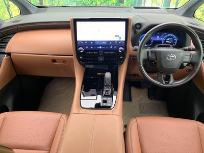 2025 Toyota VELLFIRE — фото 2
