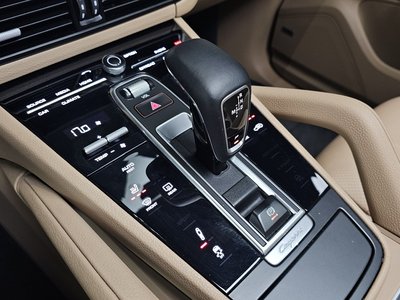 PORSCHE CAYENNE - 9