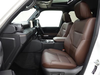 TOYOTA LAND CRUISER 250 - 8