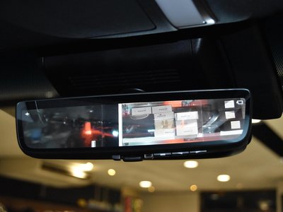 2025 Lexus LM — миниатюра 17