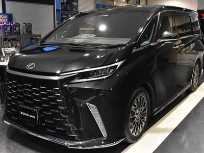 صورة 6 لـ 2025 Lexus LM