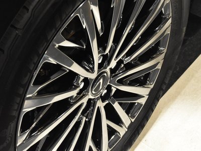 2025 Lexus LM — миниатюра 12
