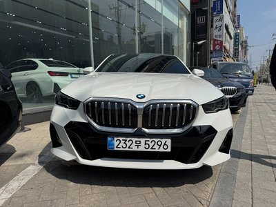 BMW 5 SERIES - 1