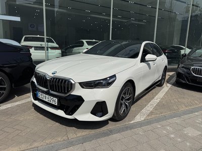 BMW 5 SERIES - 4