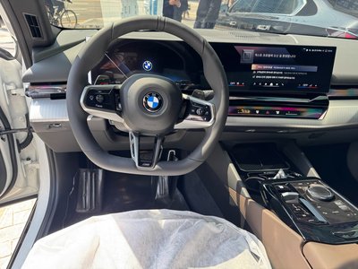 BMW 5 SERIES - 7
