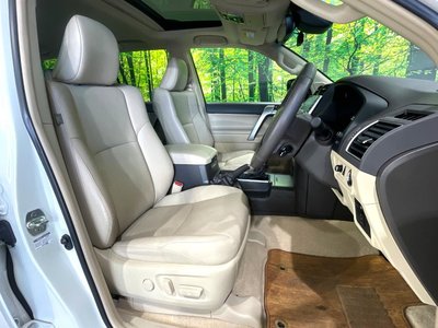 TOYOTA LAND CRUISER PRADO - 8