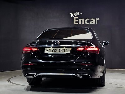 MERCEDES-BENZ E-CLASS - 3