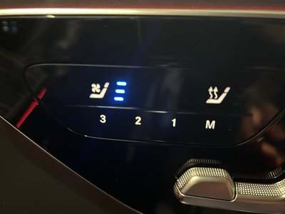 2025 Mercedes-BENZ GLC AMG — миниатюра 16