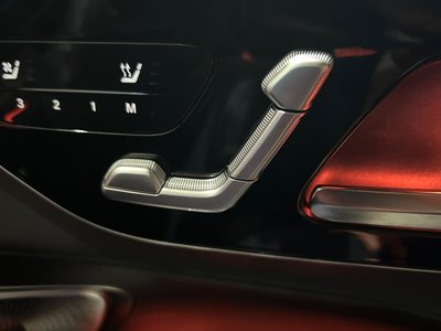 2025 Mercedes-BENZ GLC AMG — миниатюра 18