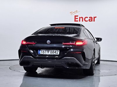 2023 BMW 8 SERIES photo 3