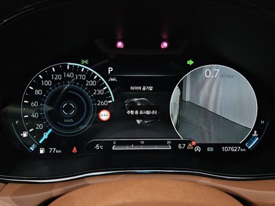 2021 Genesis GV70 photo 8
