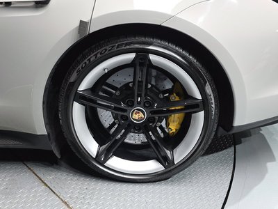 2021 Porsche TAYCAN 照片 8