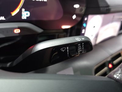2021 Porsche TAYCAN thumbnail 32