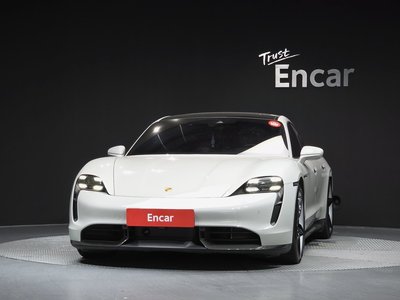 2021 Porsche TAYCAN 照片 2
