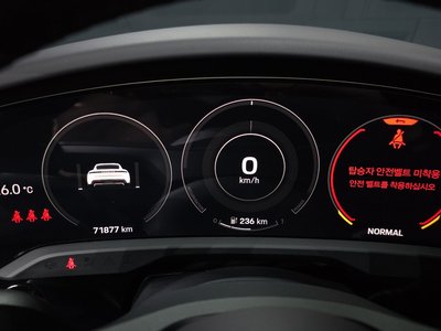 2021 Porsche TAYCAN thumbnail 11