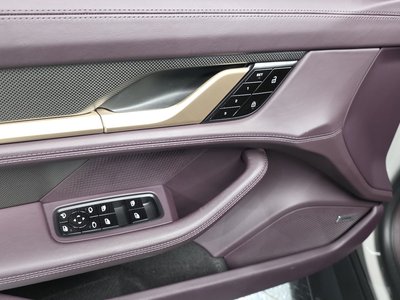 2021 Porsche TAYCAN thumbnail 34