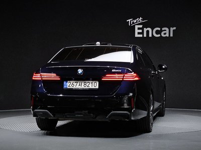 2023 BMW 5 SERIES 照片 4