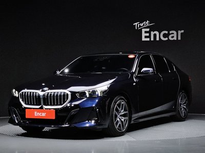 2023 BMW 5 SERIES 照片 1