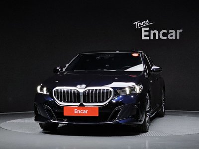 2023 BMW 5 SERIES 照片 2