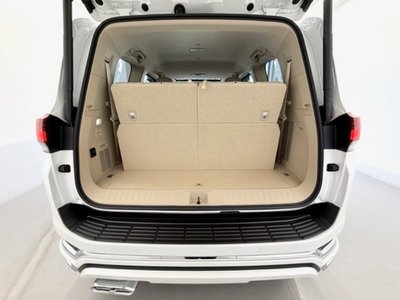 TOYOTA LAND CRUISER 300 - 7