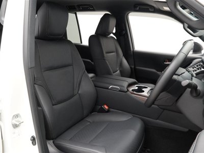 TOYOTA LAND CRUISER 300 - 6