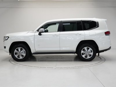TOYOTA LAND CRUISER 300 - 3